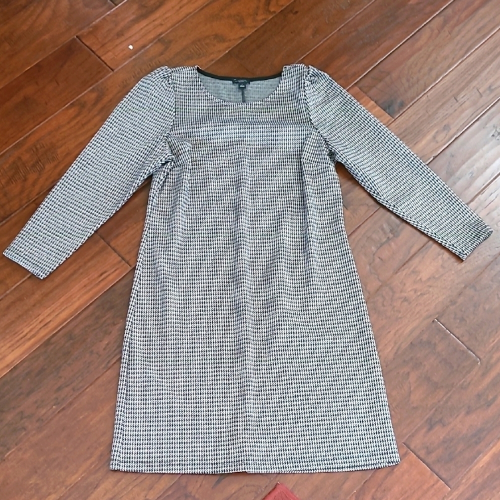 Ann Taylor Factory Black and Cream Long Sleeve Sheath Dress size Small